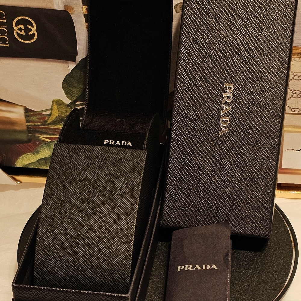 Prada Silver and Black Sunglasses Hard Case & Box Sleek Accessories - Picture 11 of 13